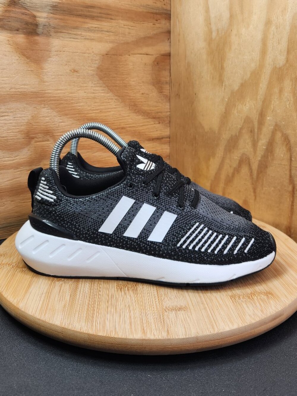 New Adidas Swift Run 22 Womens Black Running Shoes Sneakers Size 6
